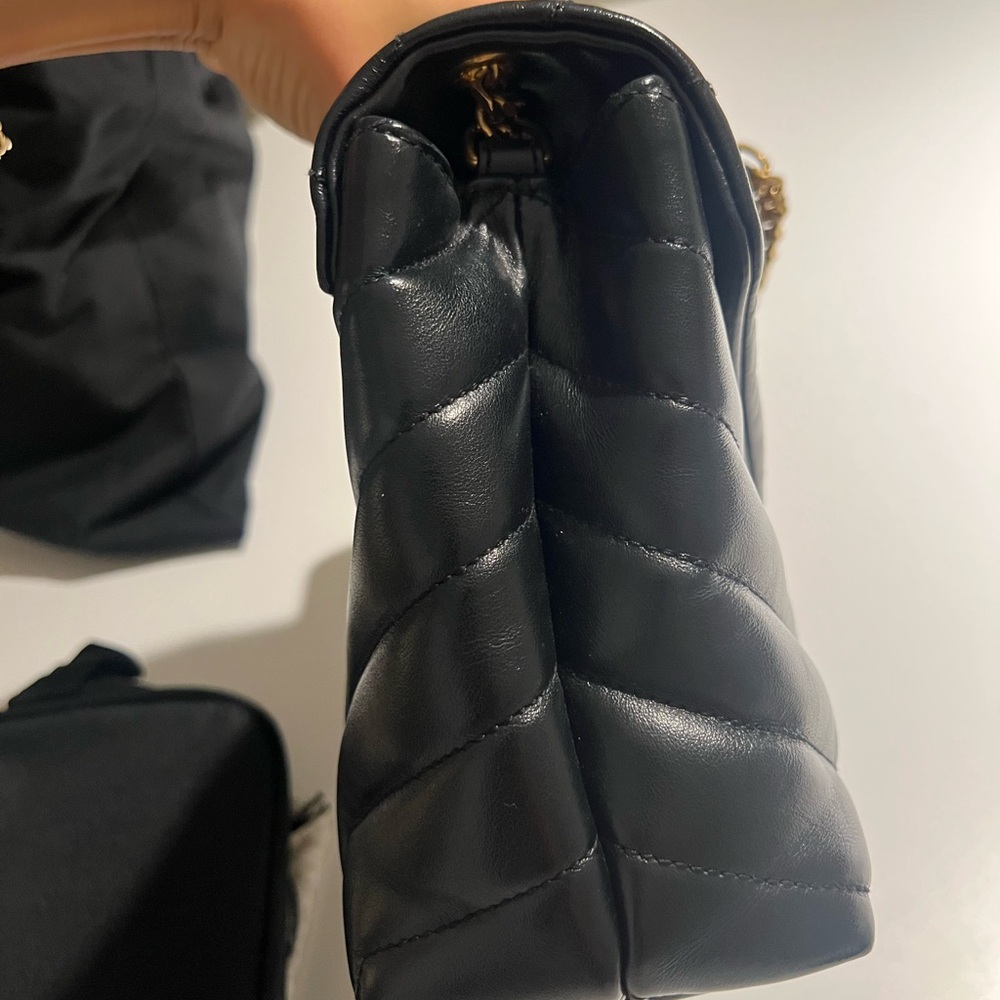 Saint Laurent - Loulou Small Leather Shoulder Bag - Black - Picture 5 of 15